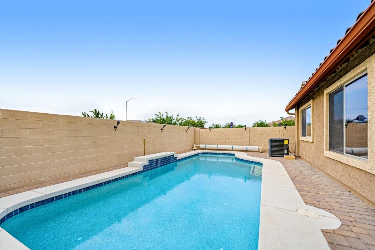 Tranquil Cactus Villa Surprise Exterior photo